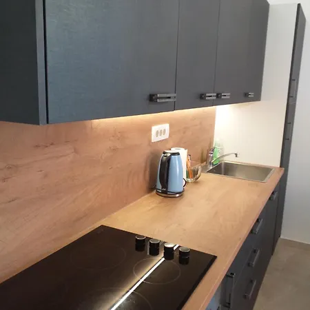 Stylish Apartment With Balcony In Quiet Area Near Old Town & Beach Apartament
