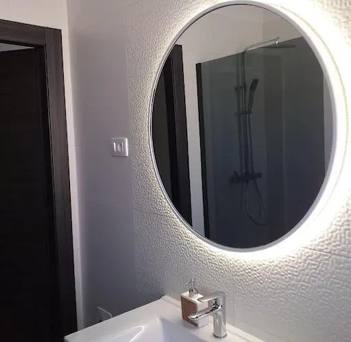 Stylish Apartment With Balcony In Quiet Area Near Old Town & Beach Split
