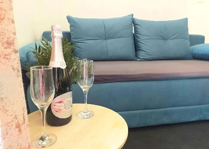 Stylish Apartment With Balcony In Quiet Area Near Old Town & Beach Apartament *