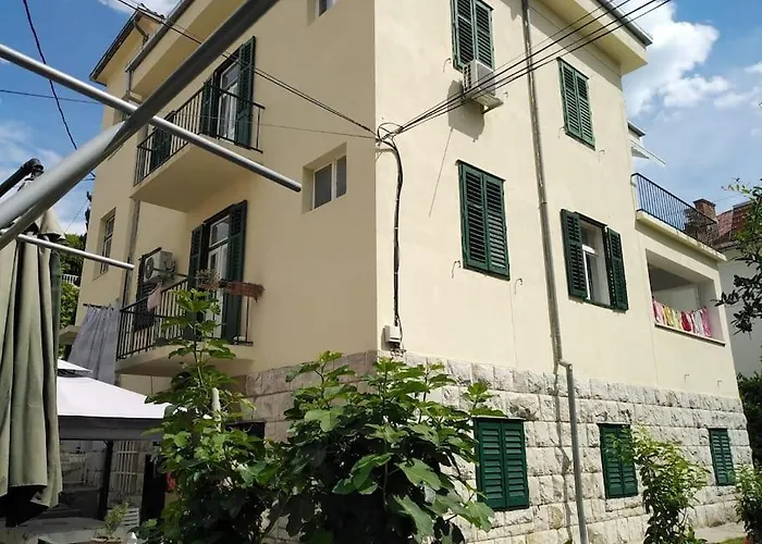 Apartament Stylish Apartment With Balcony In Quiet Area Near Old Town & Beach